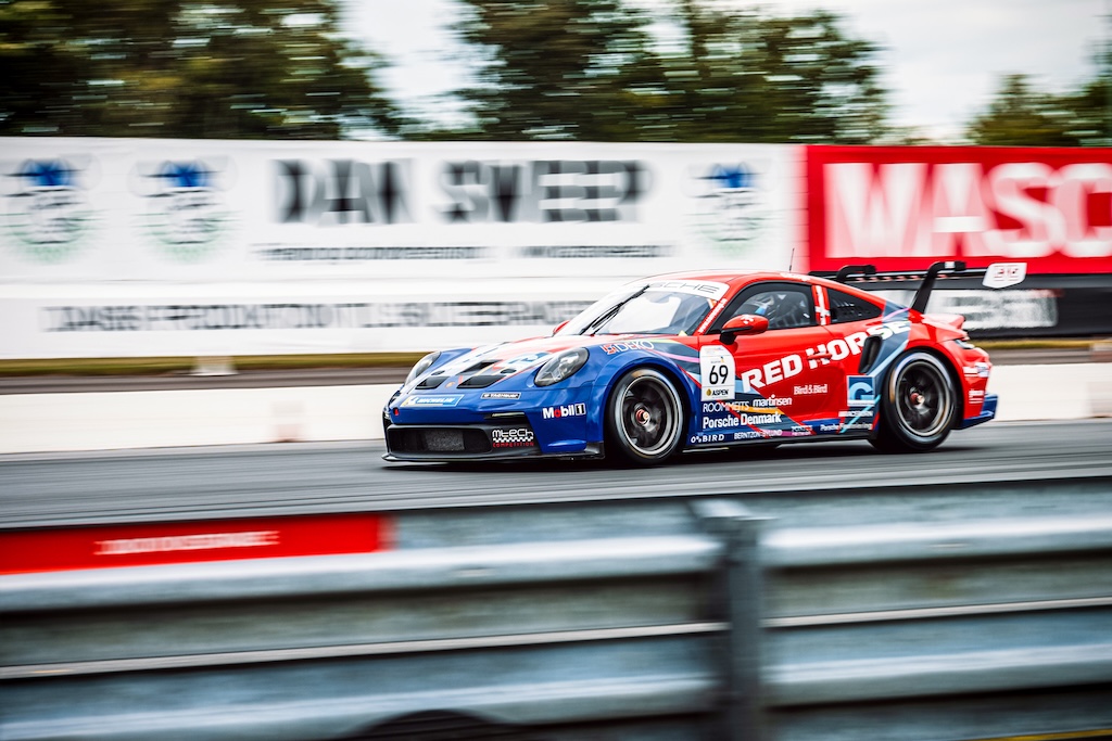 Gustav Krogh går efter sejr i Carrera Cup-finale.
(Foto: Porsche Carrera Cup Scandinavia)